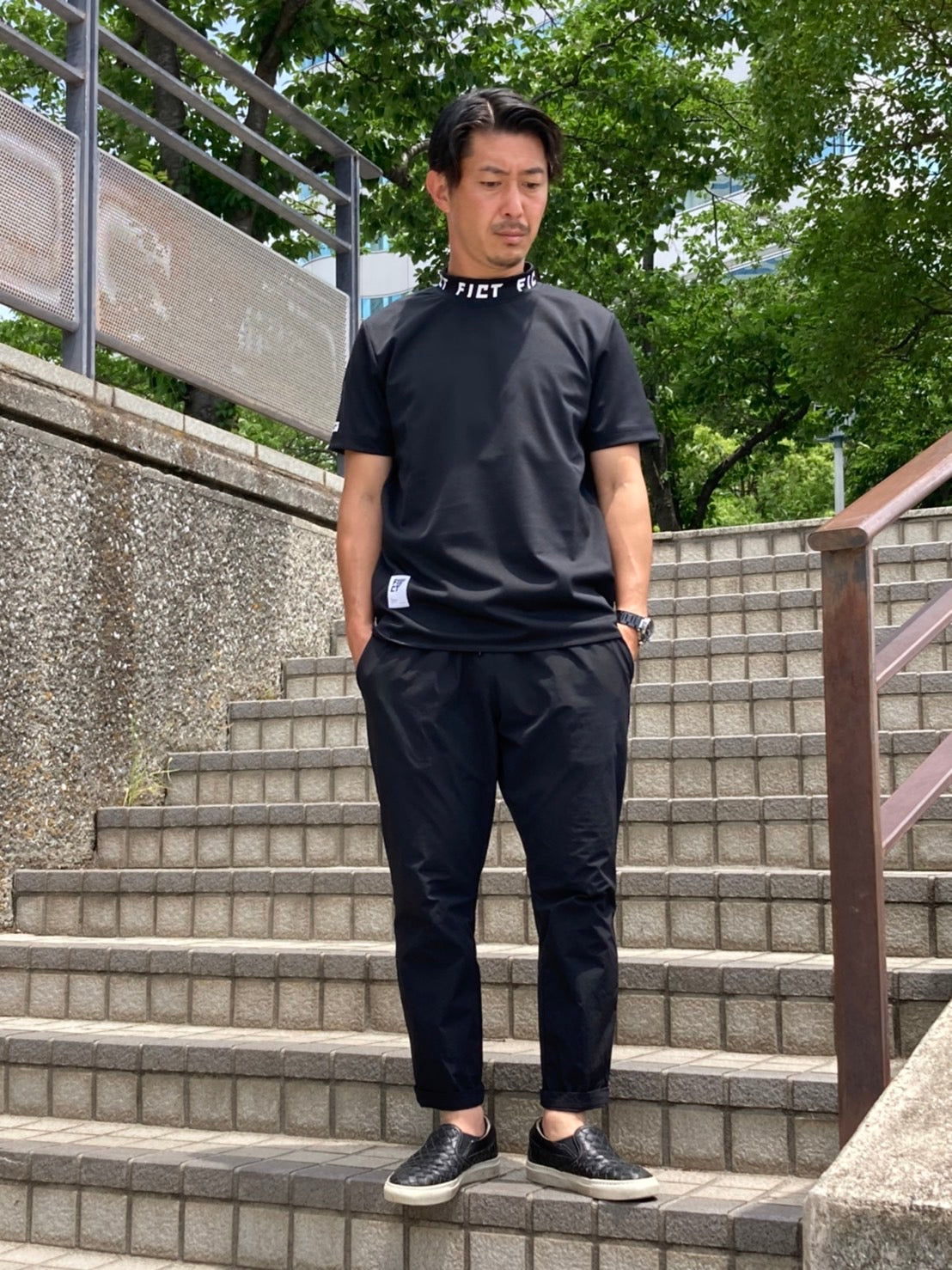 半袖モックネックシャツ(ロゴ)